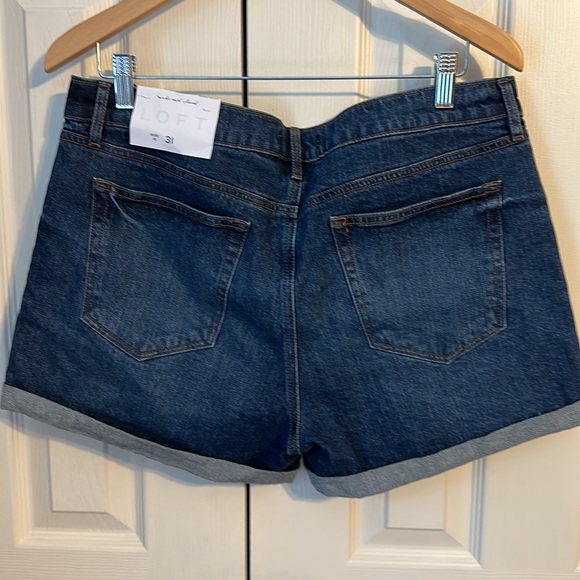 Loft Cuffed Jean Shorts NWT - Picture 4 of 4